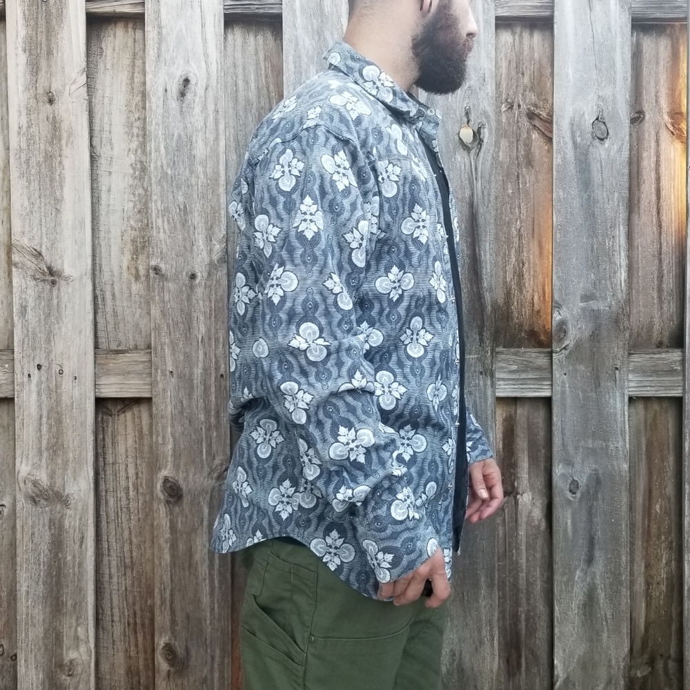 Patagonia Organic Cotton Patterned Button Down - Picture 3 of 7